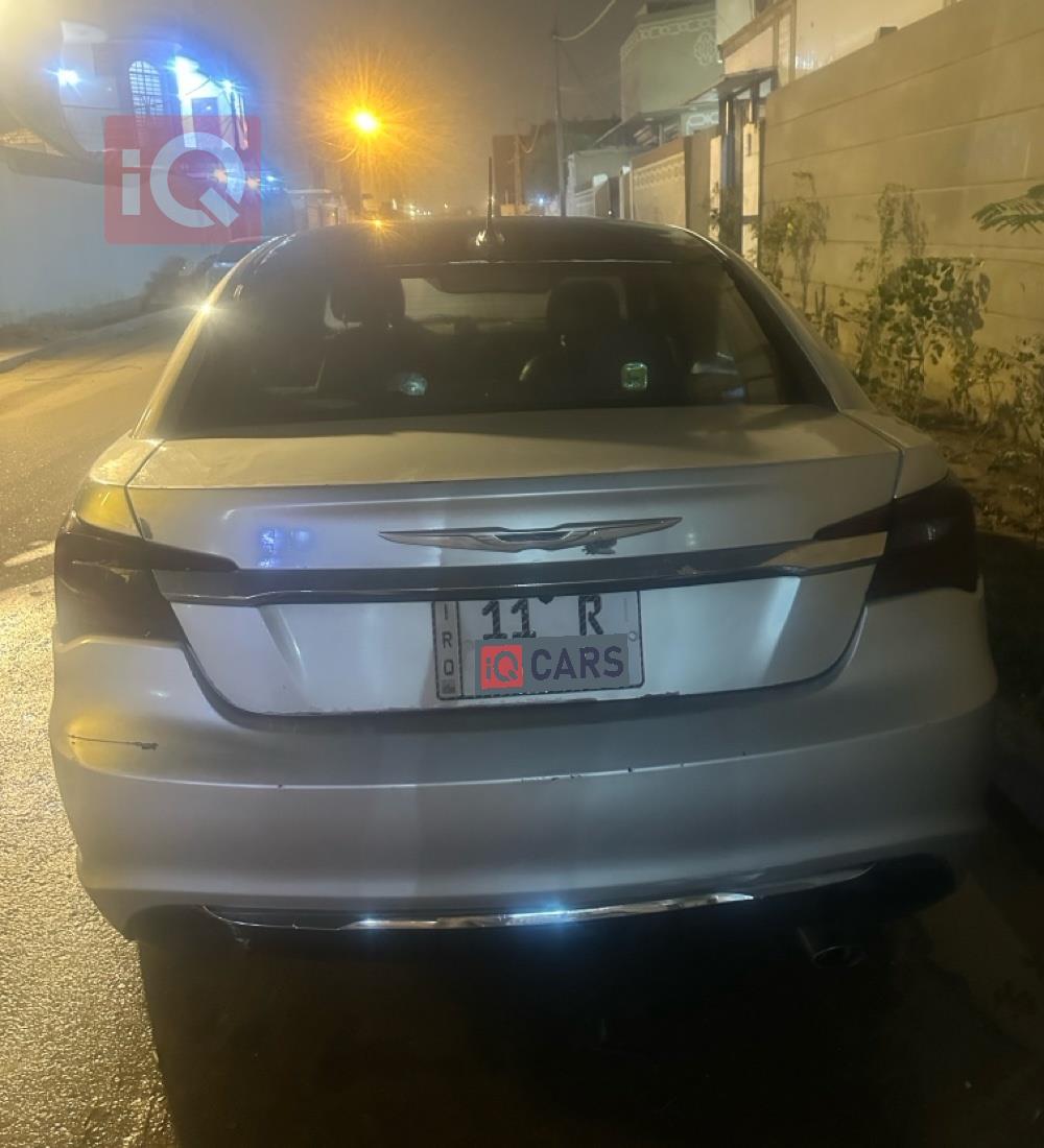 کرایسلەر 200